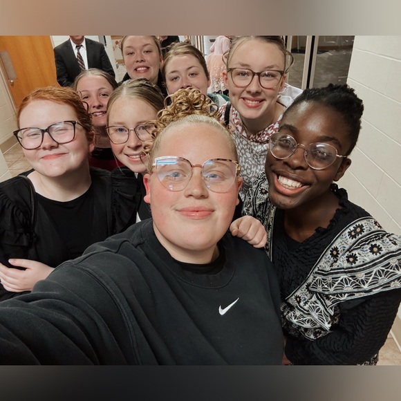 Meet your Posher, Ellie - Picture 6 of 8